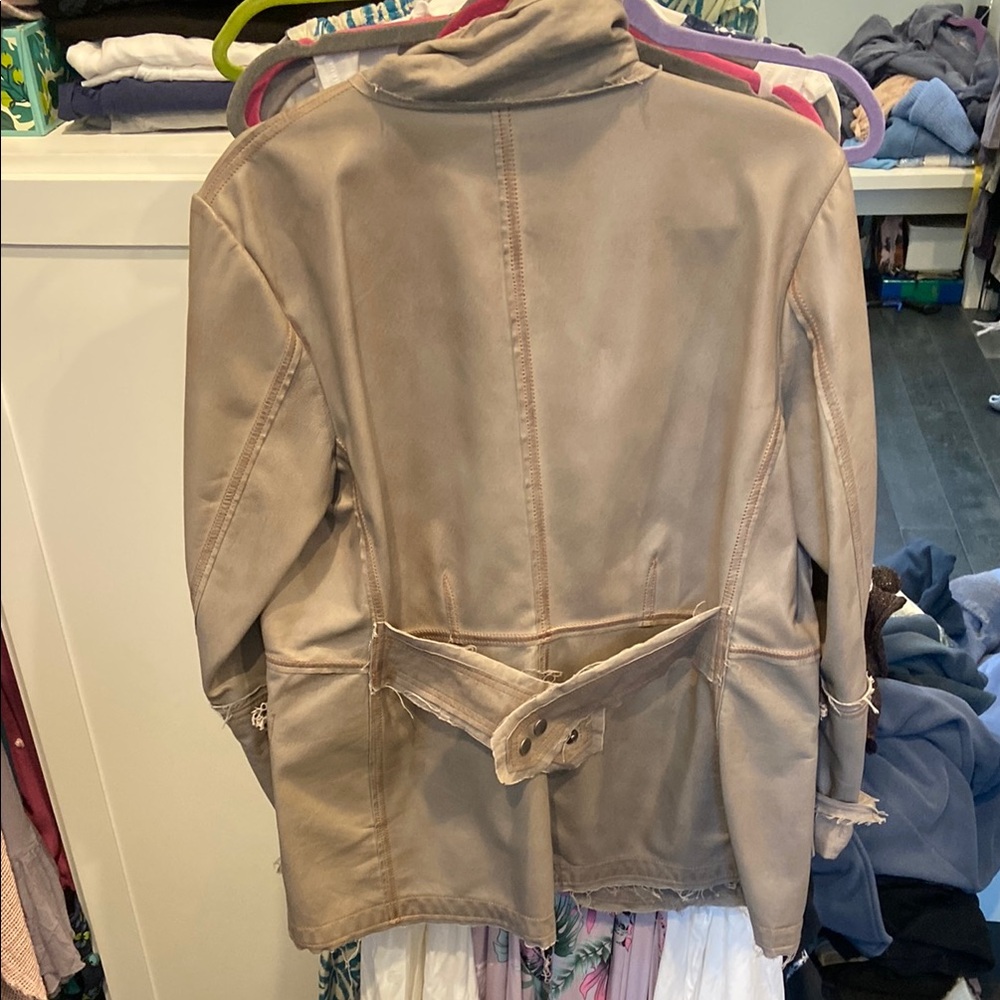 Utility Jacket in Tan - Picture 4 of 7